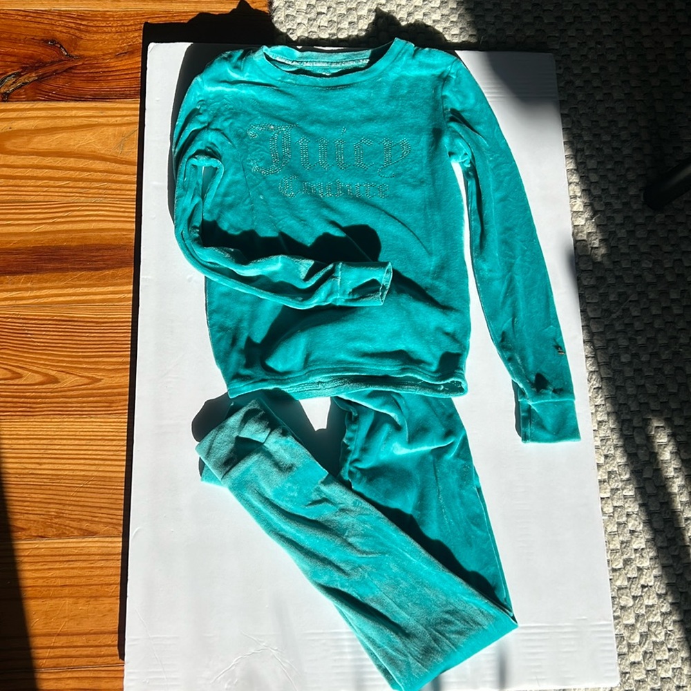 brand new never worn 2 peices velor pj / lounge set